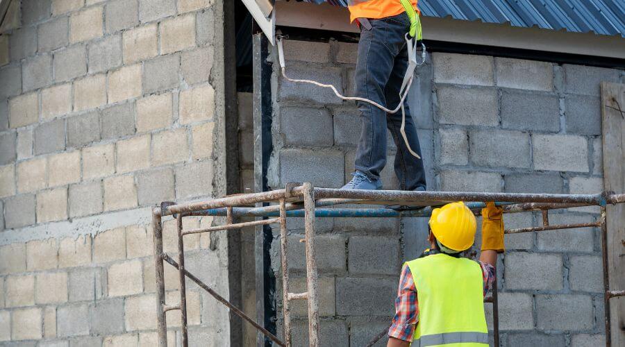 Expert Emergency Roof Repairs services in Newhebron, MS